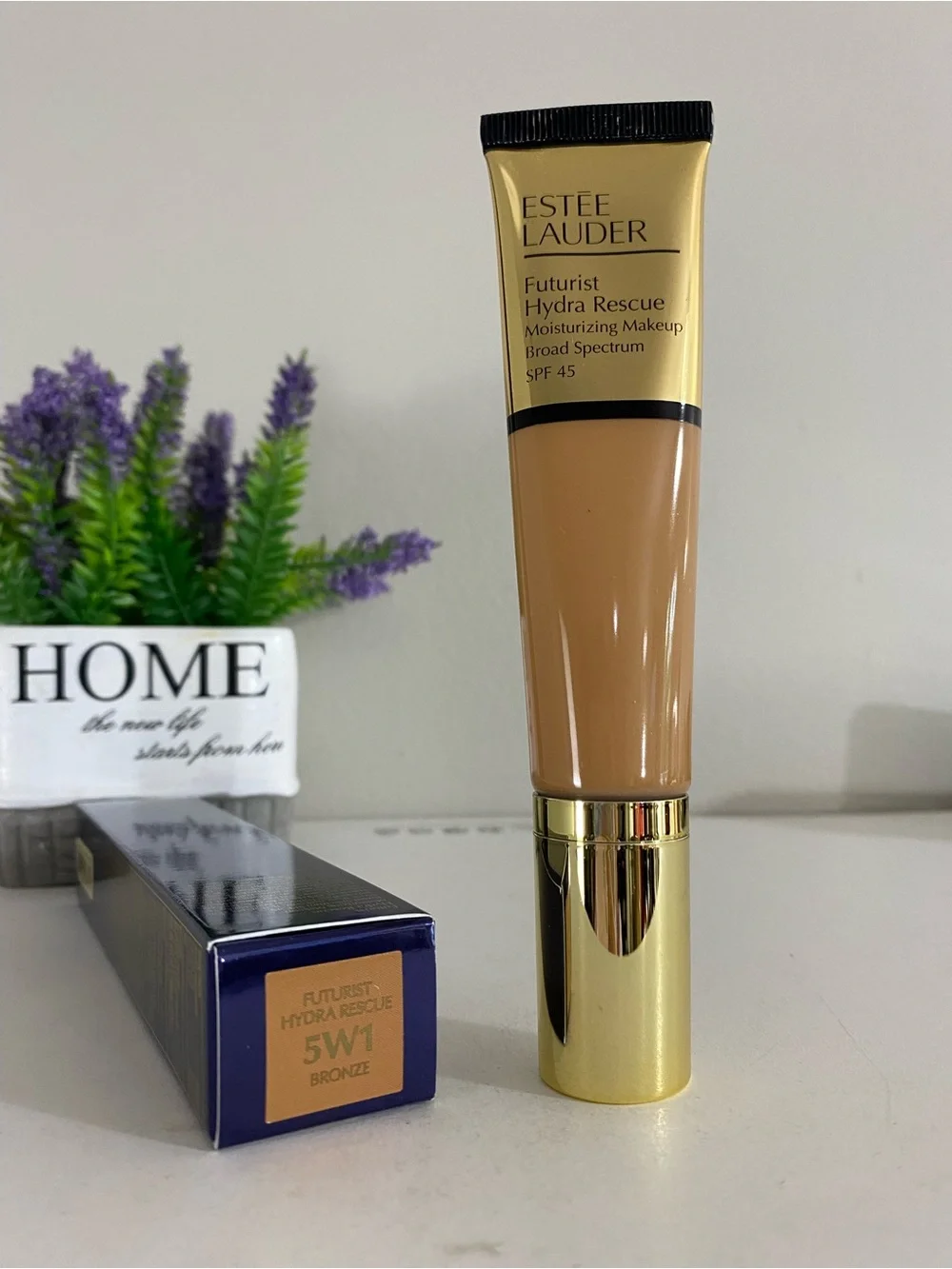 5W1 Bronze~ Estee Lauder Futurist Hydra Rescue Moisturizing Makeup, 35ML